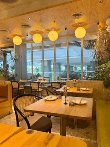 Hit Top dining room